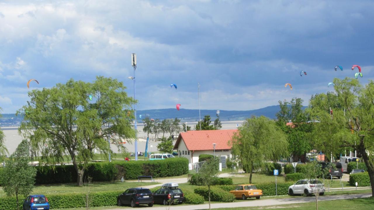 Appartement Am See Podersdorf am See Exteriör bild